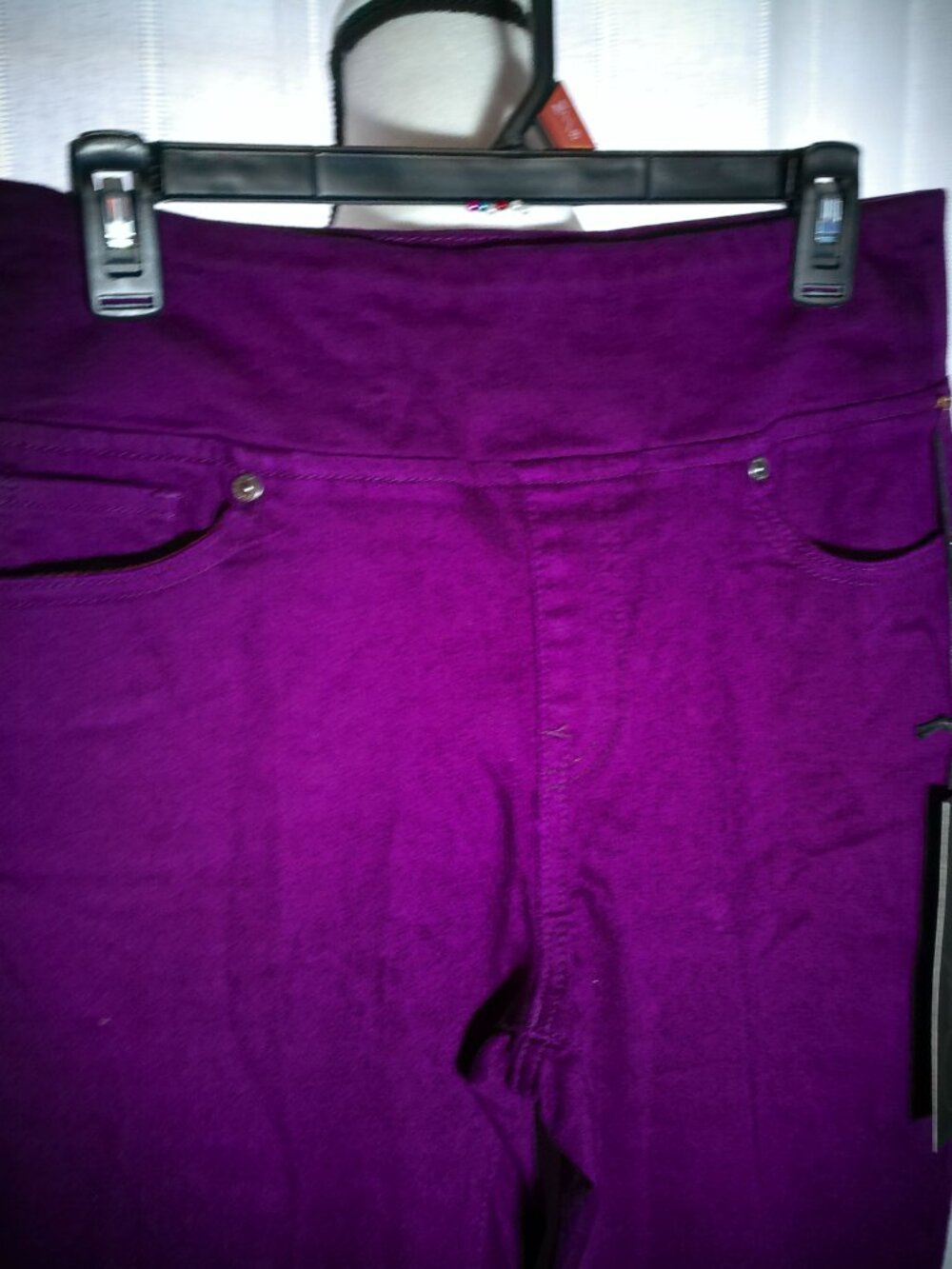 DG2 by Diane Gilman NWT 5 Pocket Pull-On Legacy Stretch Deep Raspberry Jeans M - Picture 2 of 12